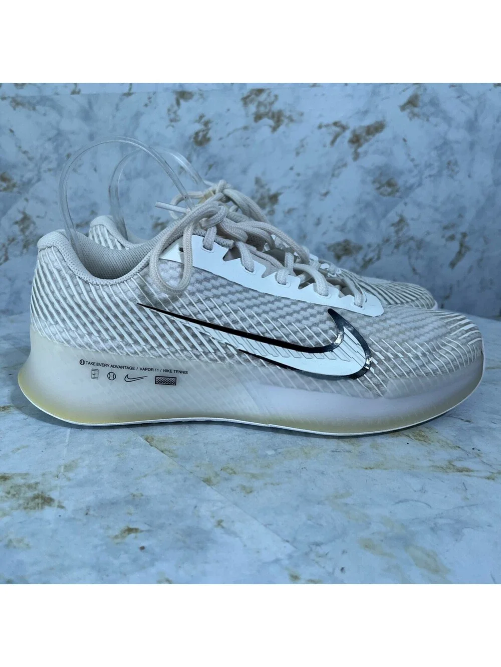 Nike Court Vapor 11 Prem Women's Size 9 Tennis Shoes White Pickleball Sneakers